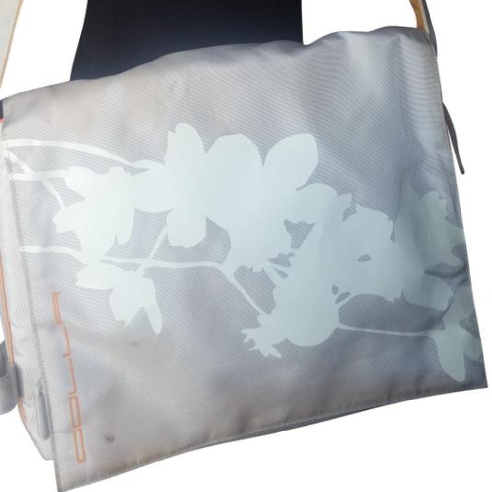 Golla Pixie White Water Resistant Nylon Messenger